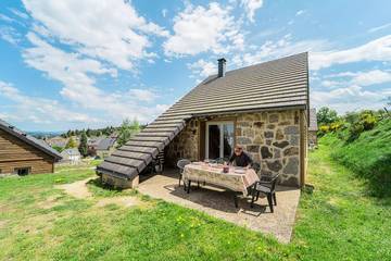 Cottage pour 8 personnes, avec terrasse à Aumont-Aubrac