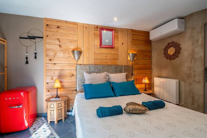 Chambre d’hôte pour 2 personnes, avec jardin ainsi que bassin pour enfant et jacuzzi, adapté aux familles dans l' Aude - 3