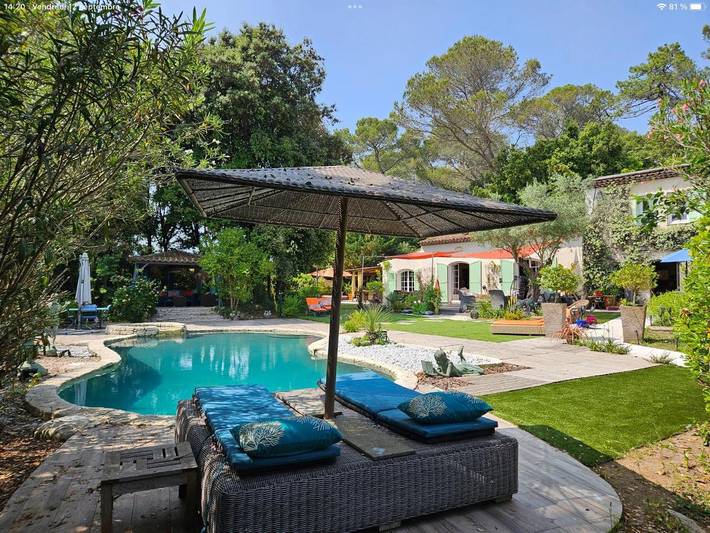 Chambre d’hôte pour 2 personnes, avec Terrasse et Jacuzzi ainsi que Jardin et Piscine