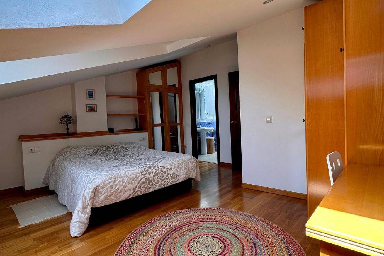 Appartement entier, Acogedor dúplex en Avilés 12A04 in Avilés, Côte Cantabrique