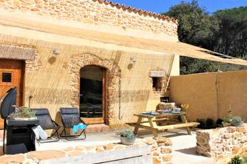 Gîte pour 3 personnes, avec terrasse et jardin, animaux acceptés à Bizanet