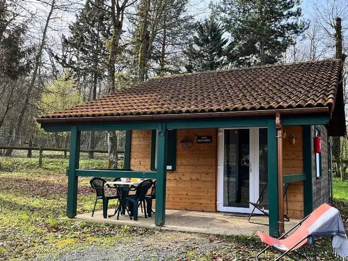 Camping Relais du Léman Pausado - Chalet 4 personnes - Chalet Cosy Small 3 Pièces 4 Personnes + Tv in Messery, Région de Thonon-les-Bains