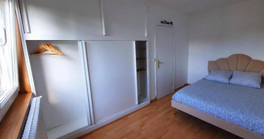 Gîte pour 2 personnes, avec jardin ainsi que sauna et jacuzzi à Yerres - 2