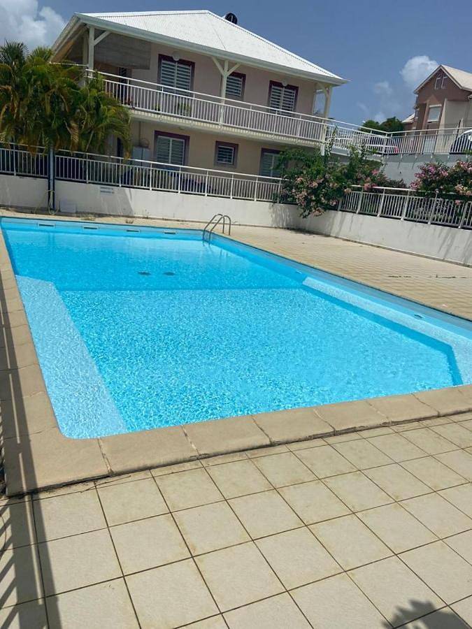 Gîte pour 2 personnes, avec piscine et terrasse dans Plage de Saint-Félix - 4