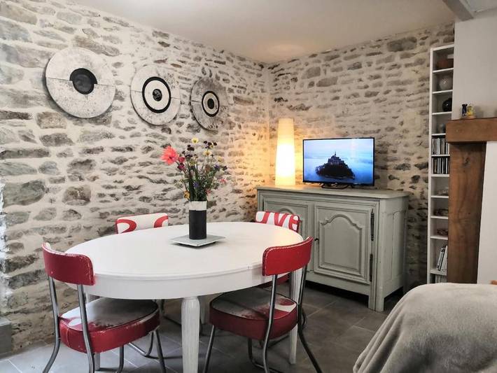 Location de vacances pour 4 personnes, avec piscine et jardin à Tanis