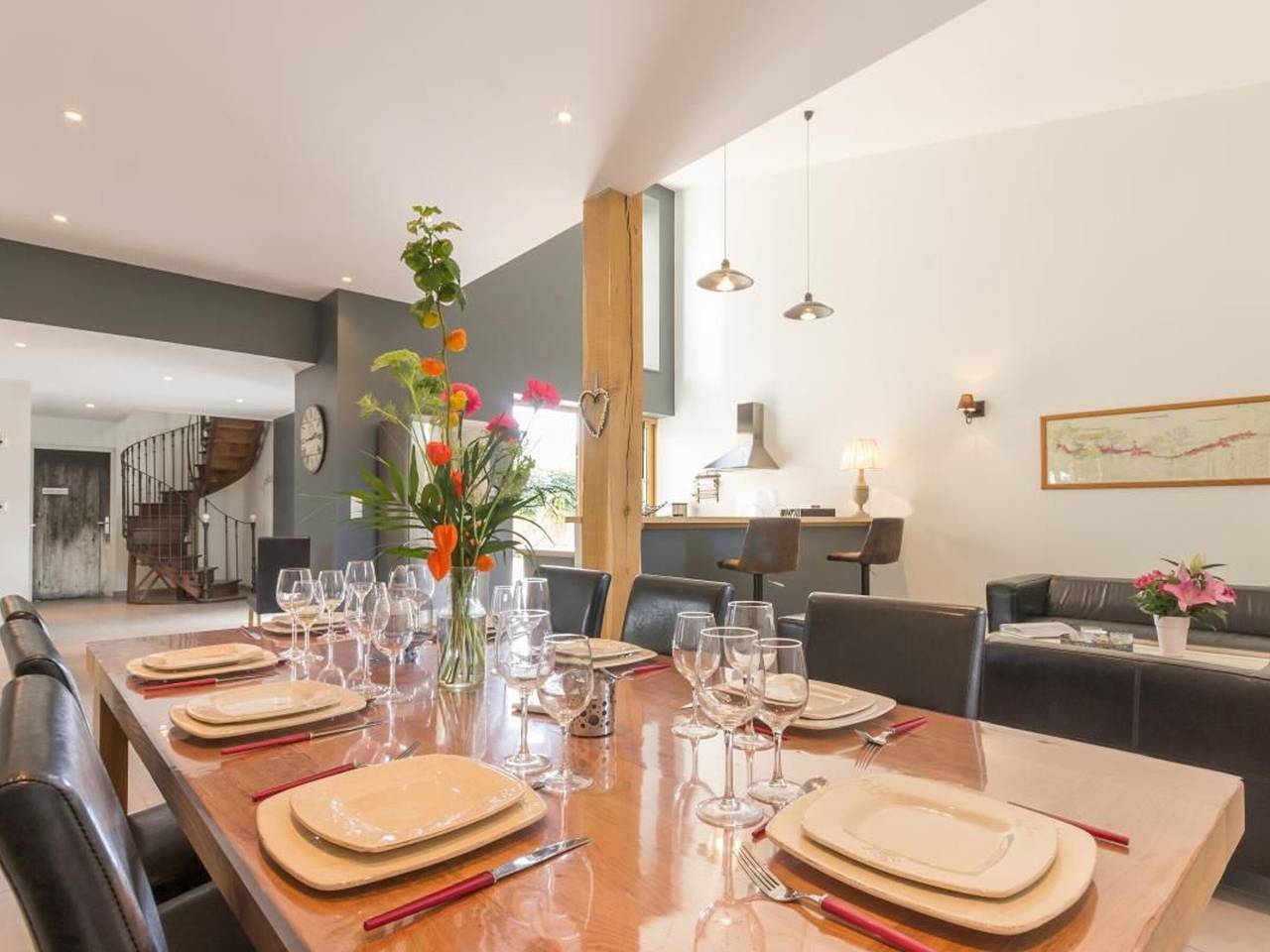 Gîte de charme au cœur de Nolay avec jardin et vélos gratuits in Nolay, Région de Beaune