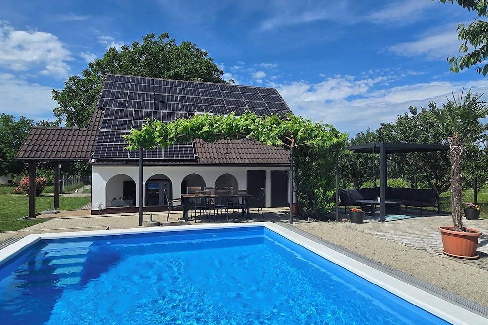 Privates Ferienhaus für 8-10 Personen, Schwimmingpool in Siofok, Siófok und Umgebung