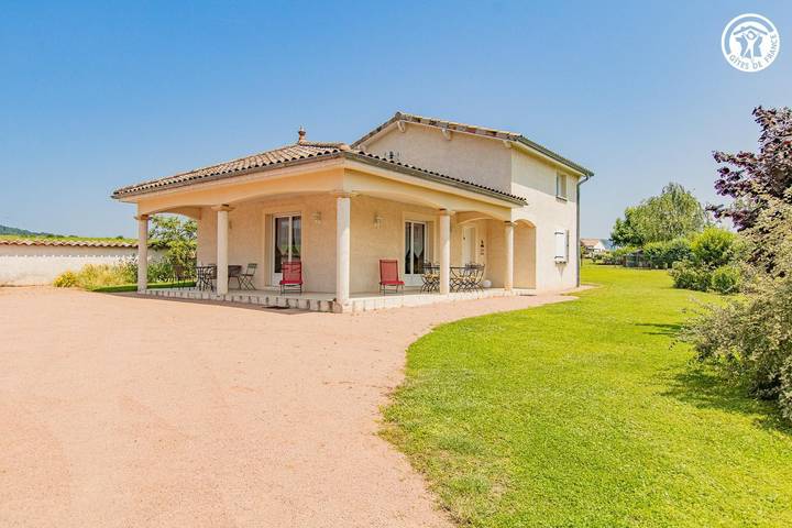Gîte pour 6 personnes, avec Terrasse et Jardin
