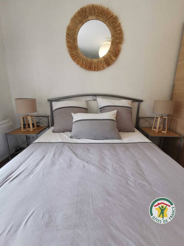 Gîte pour 7 personnes, avec piscine ainsi que jardin et terrasse à Saint-Étienne-de-Gourgas - 4