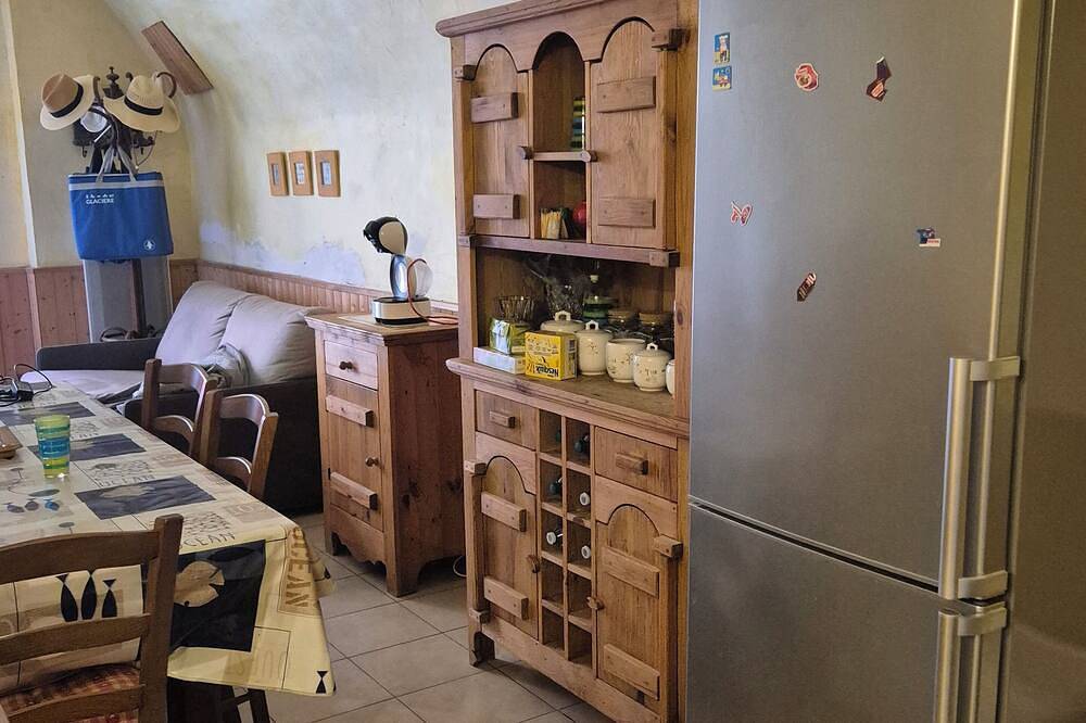 Family house for rent in the center of Bouzigues, close to the Thau Lagoon in Bouzigues, Côte d'Améthyste