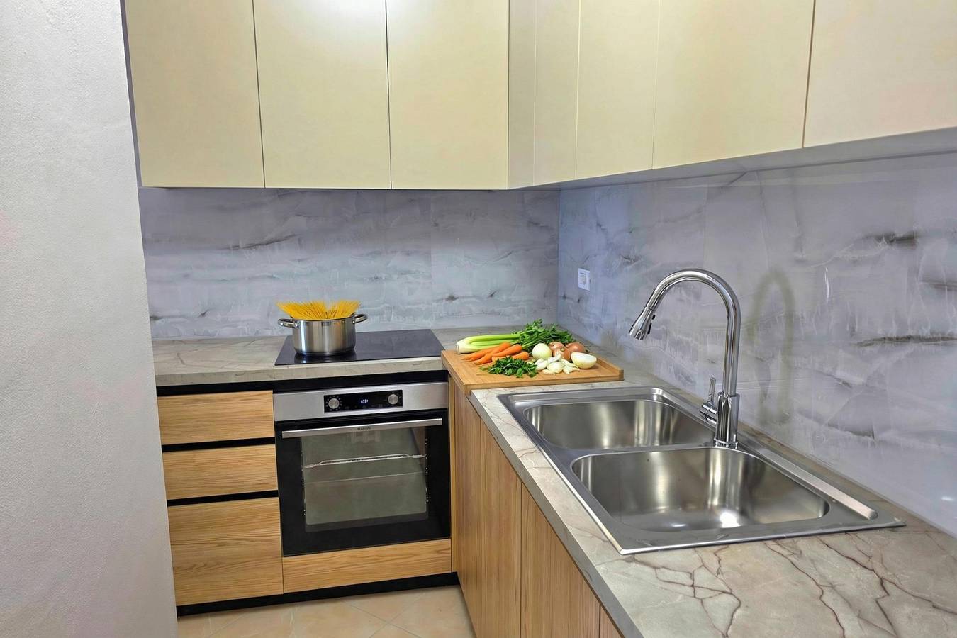 Geheel appartement, Sea View Apartment in Durres Beach 100 in Durrës (stad), Albanië