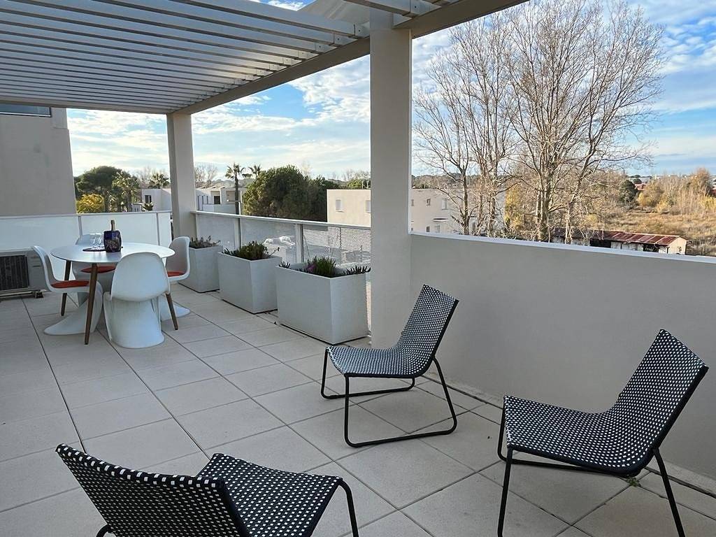 Appartement de vacances entier, Bel Appartement Dans Une Residence Avec Parking et Ascenseur in Sérignan, Côte méditerranéenne (France)