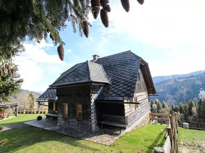 Villa für 6 Personen, mit Balkon und Terrasse sowie Garten und Sauna in Kärnten