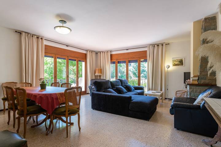 Apartamento entero, Casa de vacaciones 'Un paraíso en la Costa Brava' con vistas a la montaña, terraza privada y Wi-Fi in Santa Cristina de Aro, Costa Brava