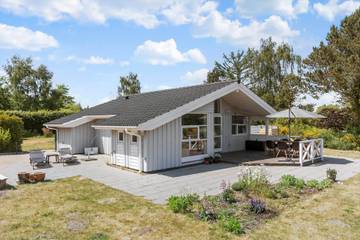 Ferienhaus für 4 Personen, mit Terrasse und Garten in Djursland