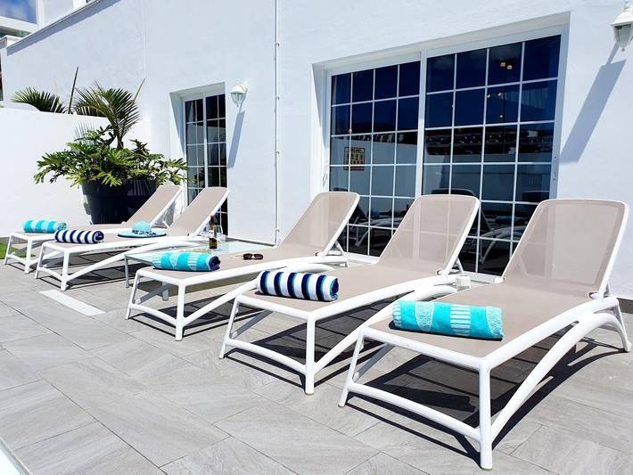 Location de vacances pour 5 personnes, avec vue sur l’océan ainsi que piscine et jardin, adapté aux familles dans La Caleta - 3