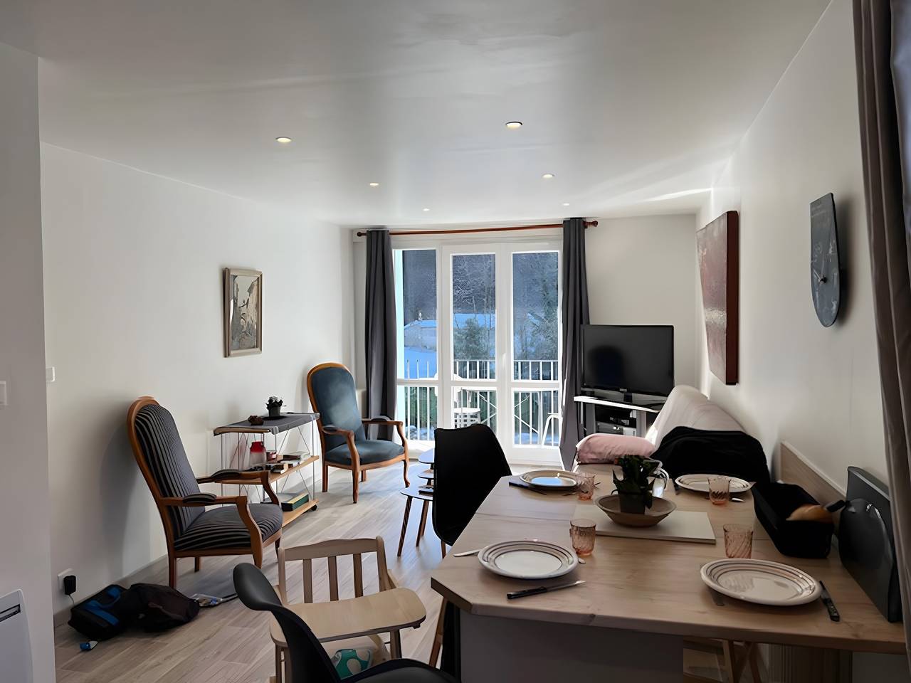 Apartamento entero, Apartamento “Gîte L'ors, tranquilidad y desconexión” con vistas a la montaña, jardín y Wi-Fi in Couflens, Parque Natural Regional de los Pirineos de Ariège