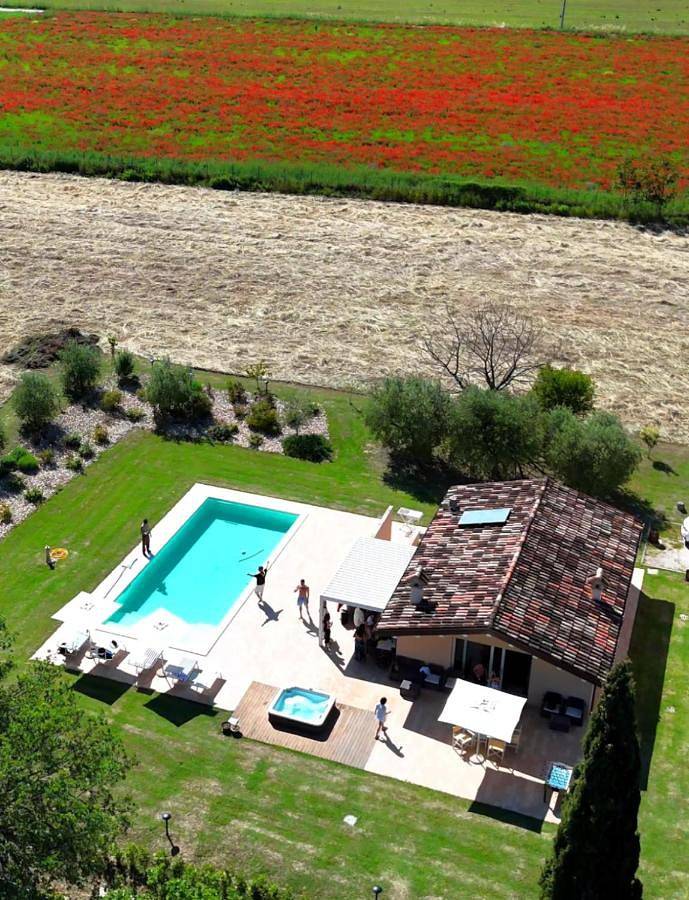 Ferienhaus für 6 Personen, mit Whirlpool und Terrasse sowie Garten und Pool in Colli al Metauro
