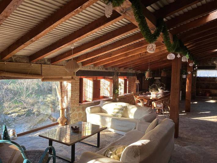 Apartamento para 9 personas, con jardín además de piscina y vistas, Se admiten mascotas en Casavieja