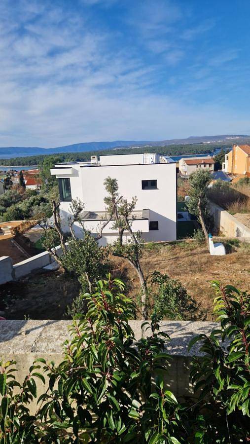Villa pour 8 personnes, avec jardin ainsi que piscine et vue à Punat