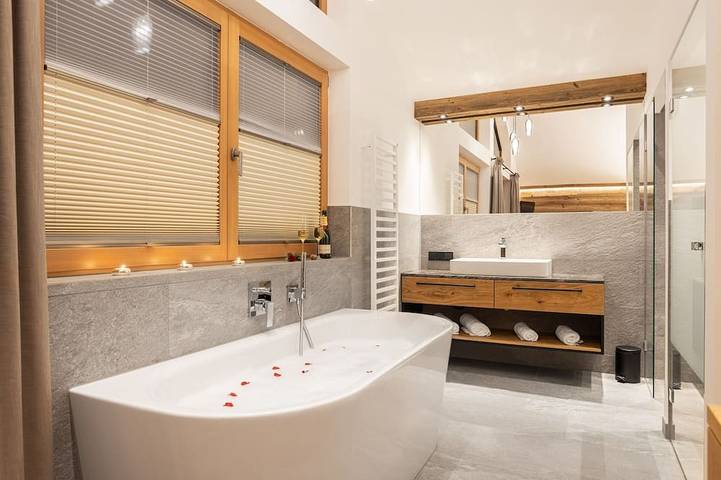 Blockhütte für 8 Personen, mit Garten und Balkon sowie Sauna - 1