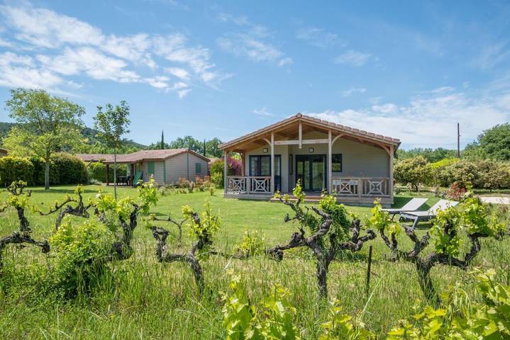 Parc de vacances pour 4 personnes, avec jacuzzi ainsi que jardin et piscine à Mirabel-aux-Baronnies - 2