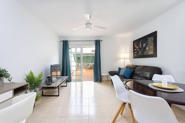 Chalet voor 4 personen, with zwembad and tuin as well as balkon in Zuid Tenerife