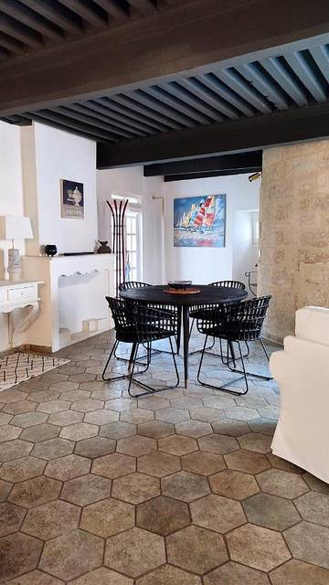 Gîte pour 2 personnes, avec vue dans Place aux Herbes