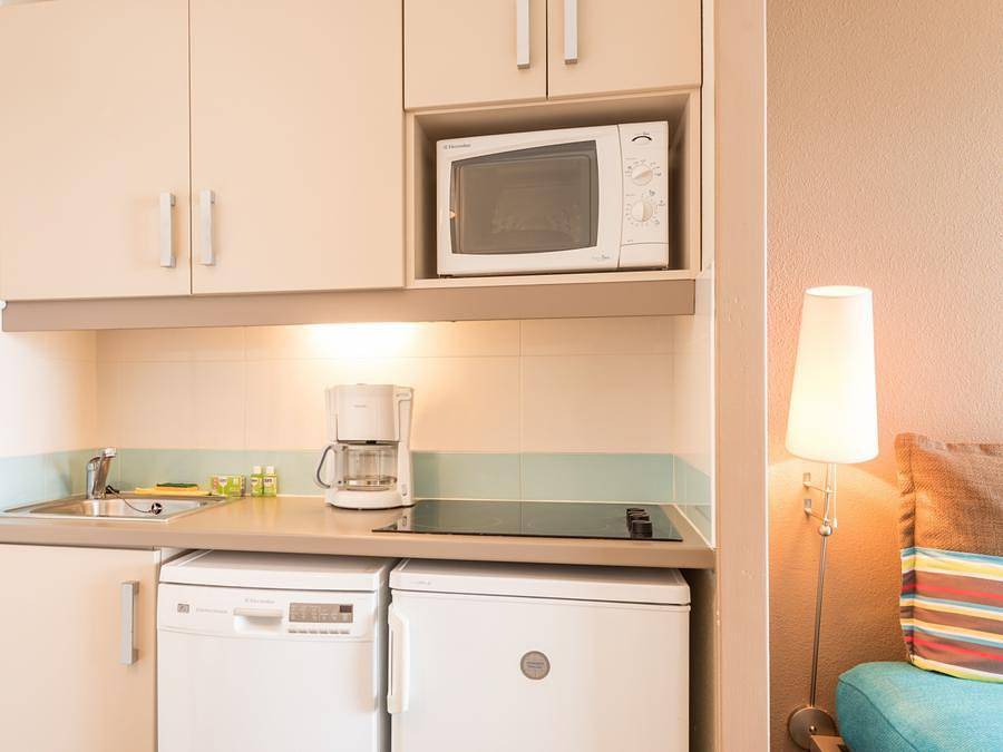 Pierre & Vacances Résidence Cannes Verrerie - Studio 5 persons - Studio - 1 sleeping alcove - Sea view - Terrace or balcony in La Bocca, Cannes