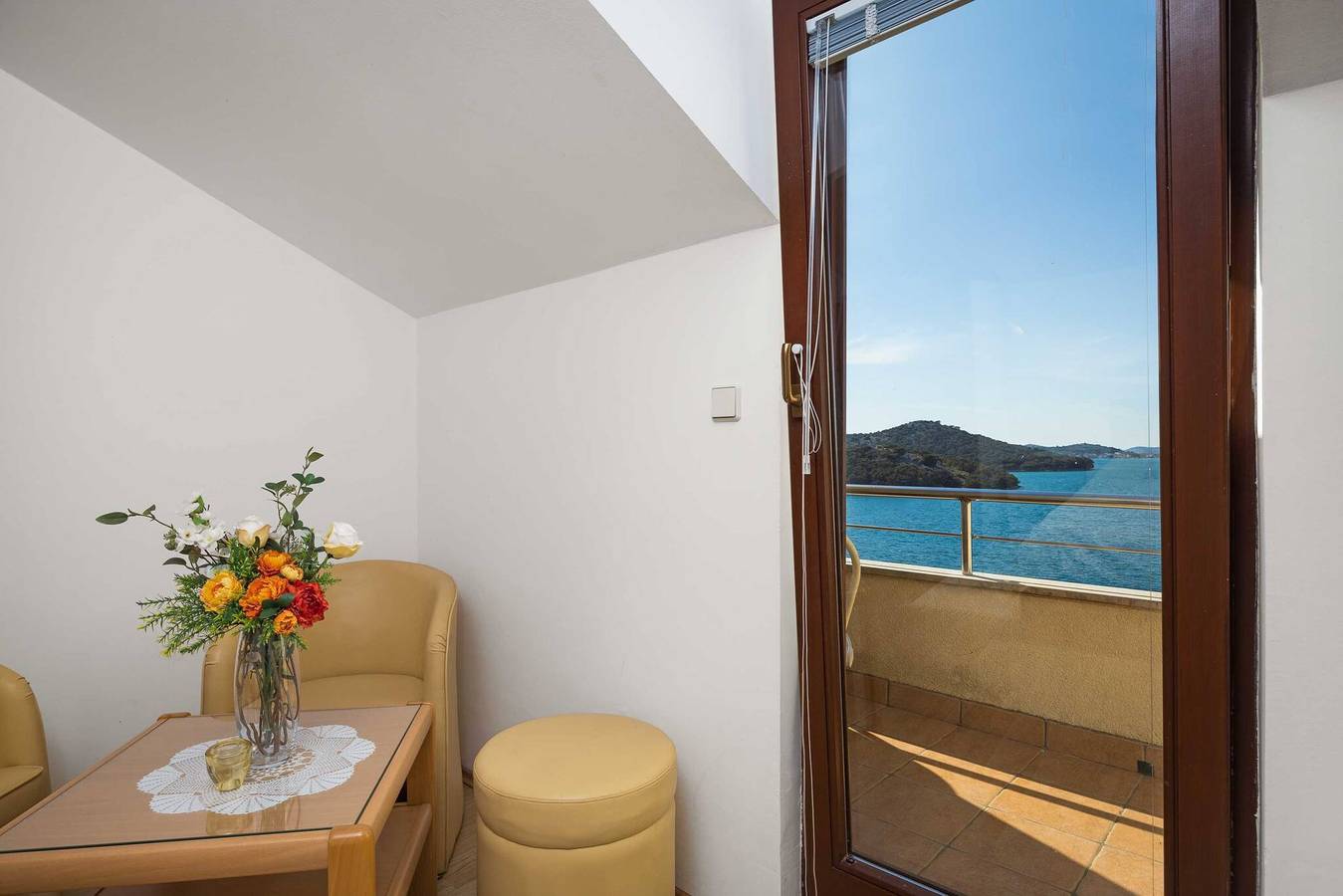 Ganze Wohnung, Apartments Kaina - two bedroom apartment (yellow) in Tisno, Murter