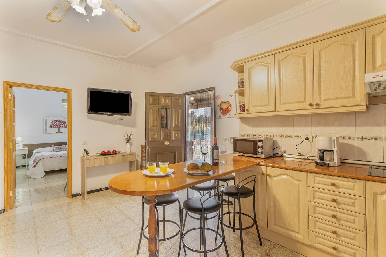 Casa Vacacional 'Vivienda 1' con Vista a la Montaña, Piscina Compartida y Terraza Privada in San Bartolomé de Tirajana, Gran Canaria Sur