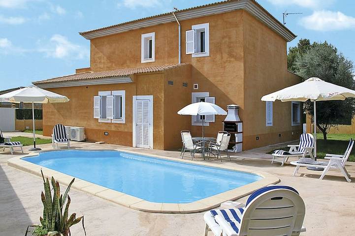Holiday home for 12 people, with garden and pool - 1