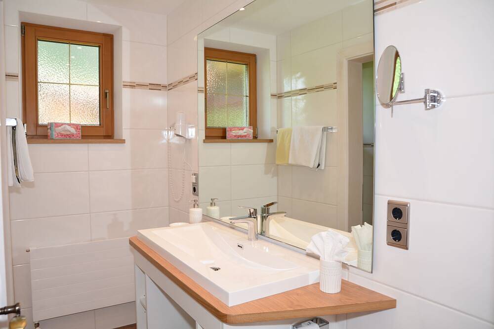 Elegante Ferienwohnung im Landhausstil im Sellraintal Einfach zum Wohlfühlen. in Stubaier Alpen, Gries im Sellrain