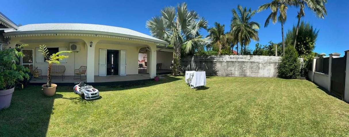 Villa pour 10 personnes, avec terrasse et piscine
