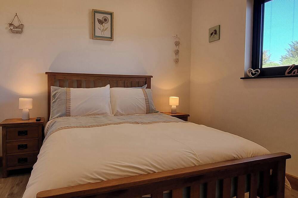 5 bedroom accommodation in Somerton in Somerton (Somerset), Somerset