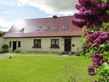 Ferienwohnung für 3 Personen, mit Ausblick und Terrasse sowie Garten, kinderfreundlich in Lützow