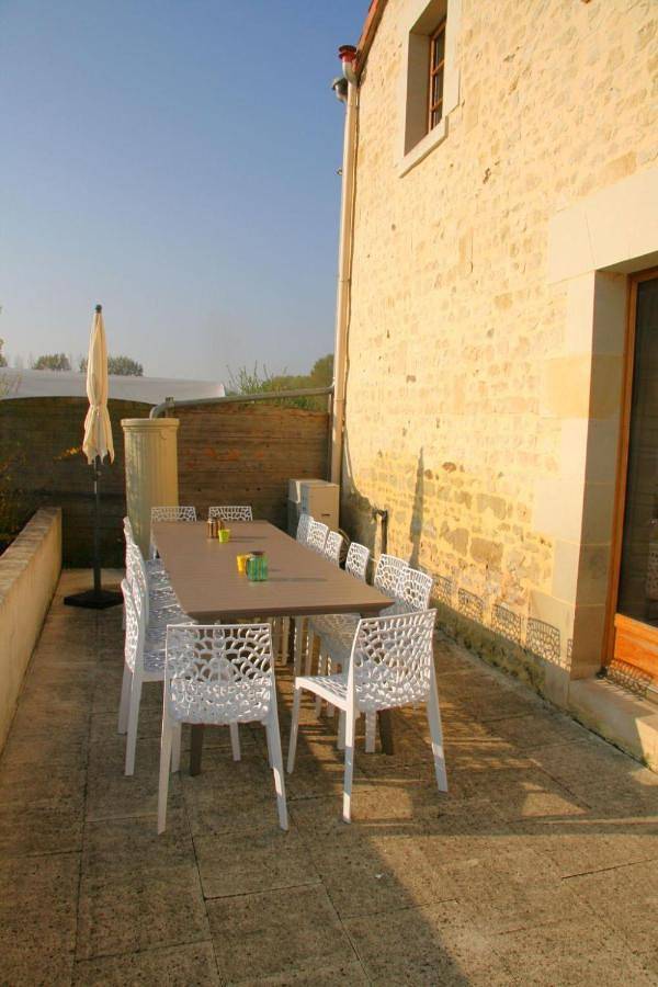 Location de vacances pour 17 personnes, avec terrasse et jardin à Berrie - 3