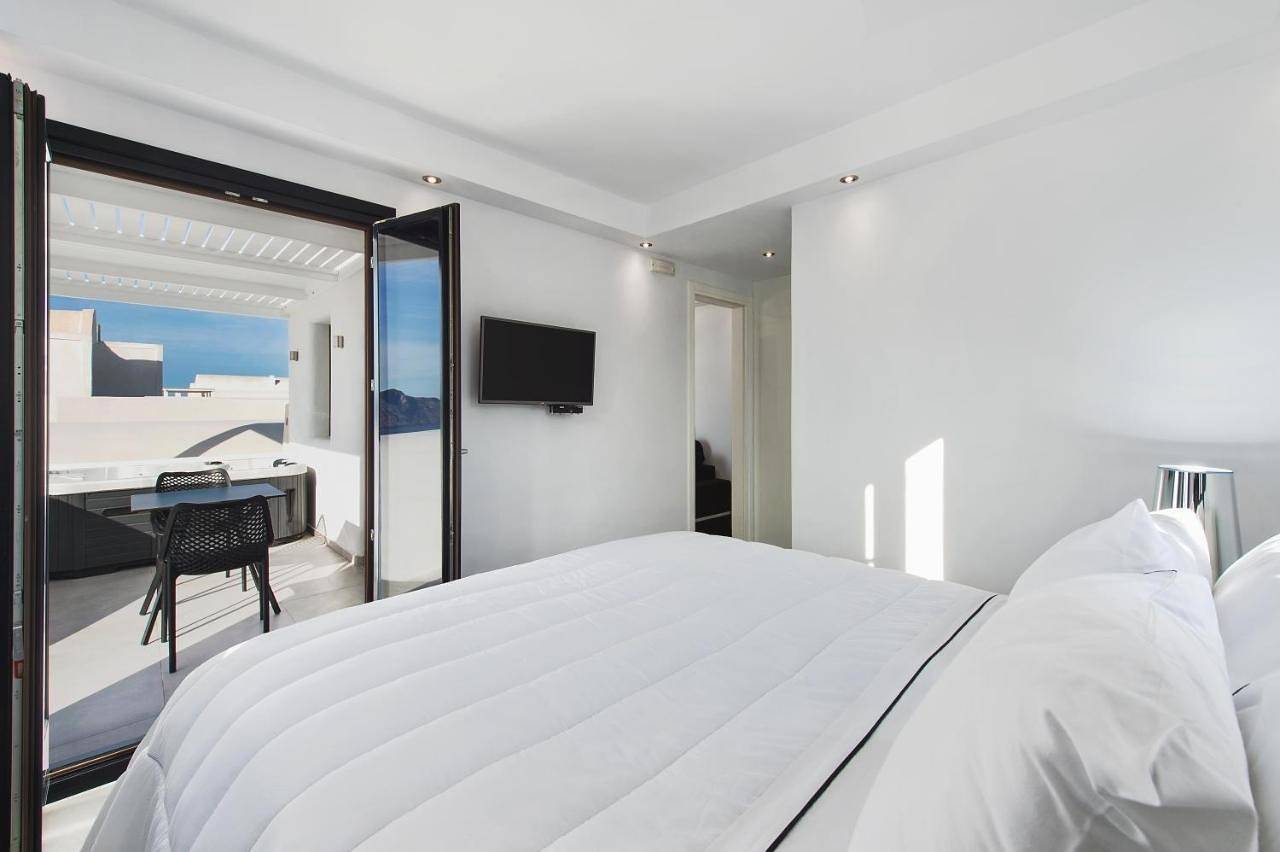 Appartement entier, One-Bedroom Apartment outdoor Tub in Oia, Santorin