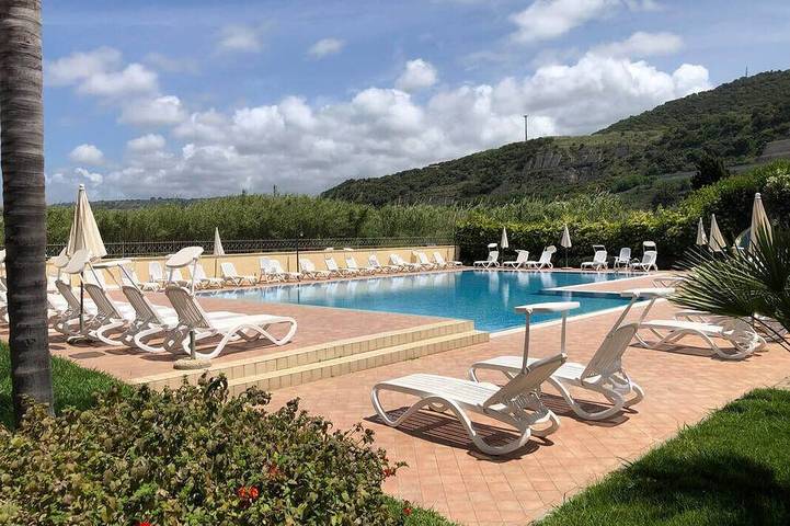 Ferienwohnung für 4 Personen, mit Pool und Balkon - 1