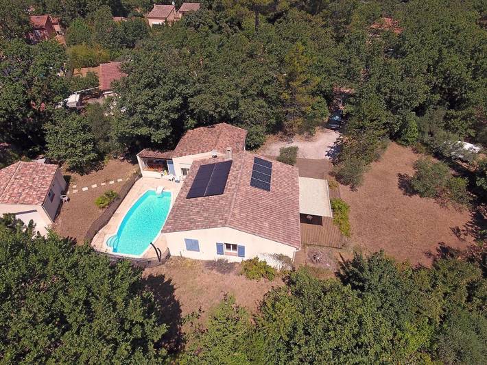 Villa pour 8 personnes, avec Terrasse ainsi que Jardin et Piscine