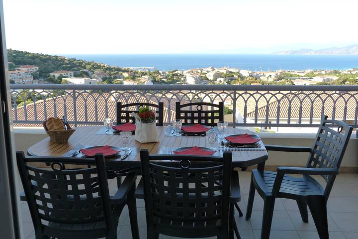 Appartement de vacances pour 4 personnes, avec balcon ainsi que jardin et vue - 1