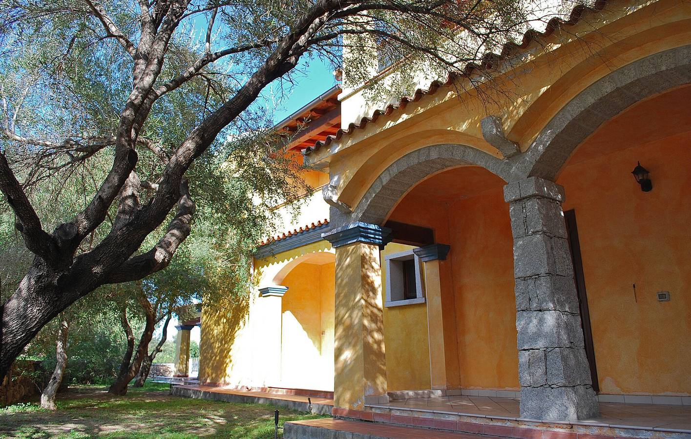 Apartamento vacacional entero, Acogedor apartamento junto a la playa con nevera e Internet in San Teodoro, Olbia-Tempio