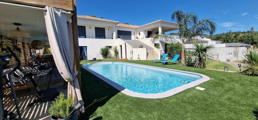 Gîte pour 4 personnes, avec vue ainsi que jardin et piscine à Penta-di-Casinca - 2