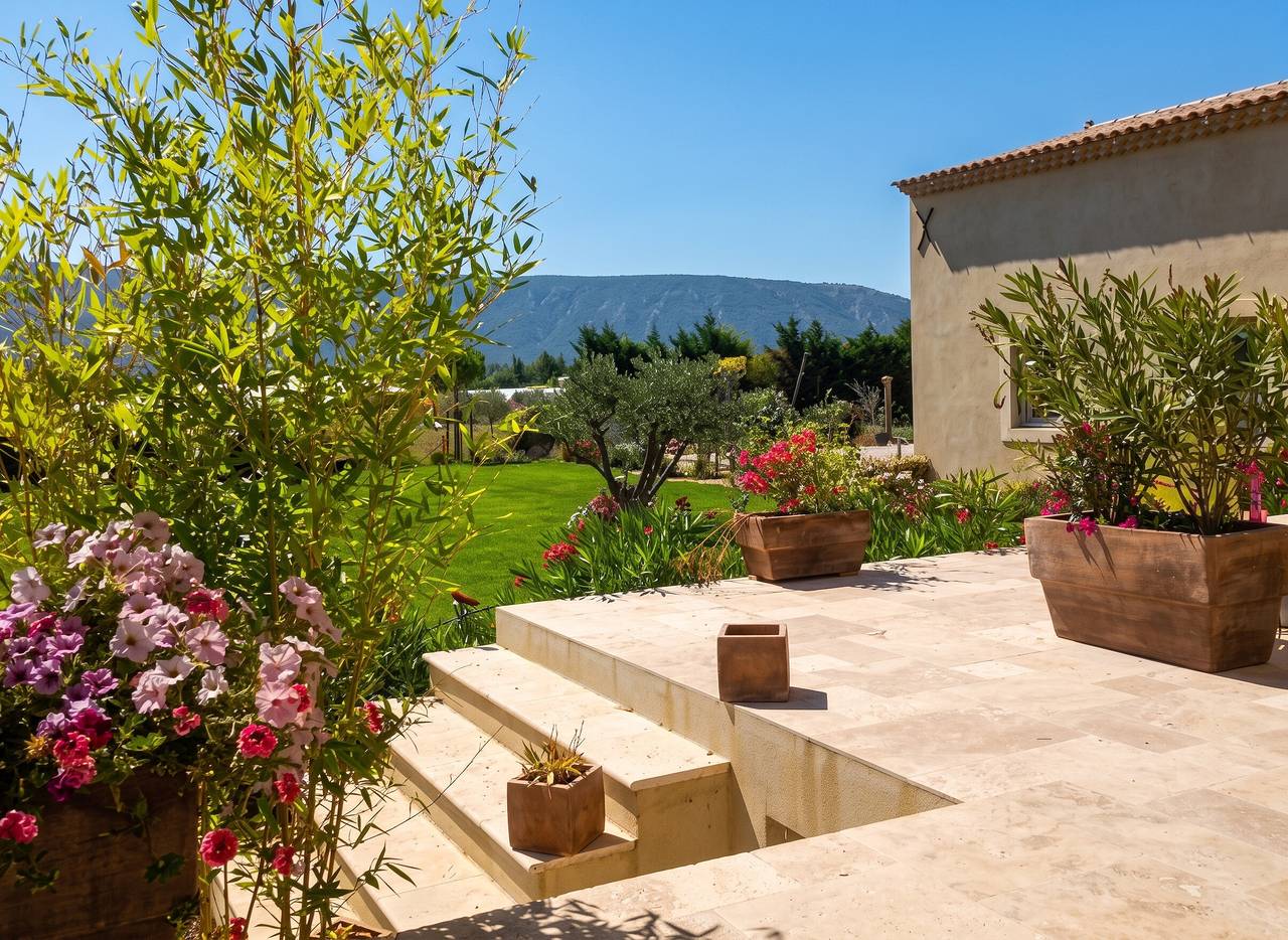 Ganzes Studio, Gemütliches Studio mit Pool in Cabrières-d'Avignon 40 m² in Cabrières-d'Avignon, Regionaler Naturpark Luberon