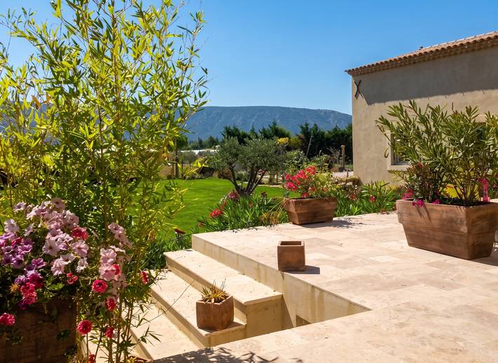 Gîte pour 2 personnes, avec piscine ainsi que jardin et terrasse à Cabrières-d'Avignon - 2
