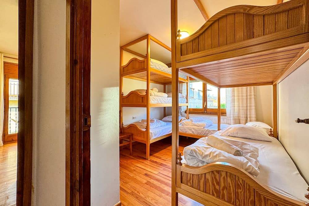 Entire apartment, Puigcerdà Cal Batllia 1 in Puigcerdà, Catalan Pyrenees