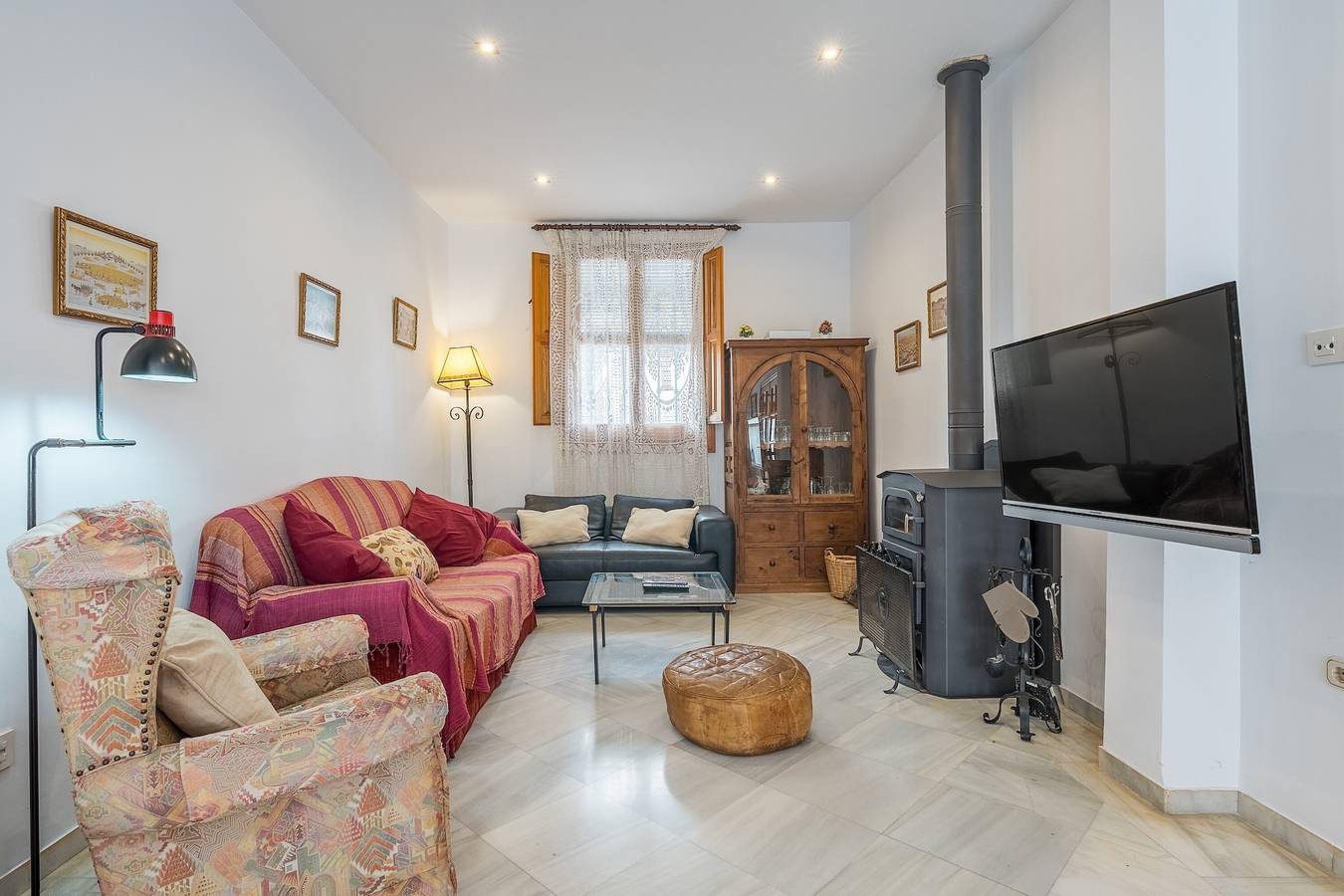 Maison de vacances "El Naranjo Azul" avec vue sur la montagne, 2 balcons et Wi-Fi in Lecrín, Province de Grenade