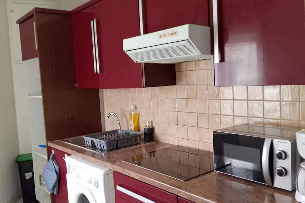 Entire apartment, Charming cottage in the heart of Saintes in Saintes, Saintes region