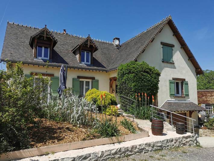 Location de vacances pour 8 personnes, avec piscine ainsi que jardin et vue à Géraudot - 3