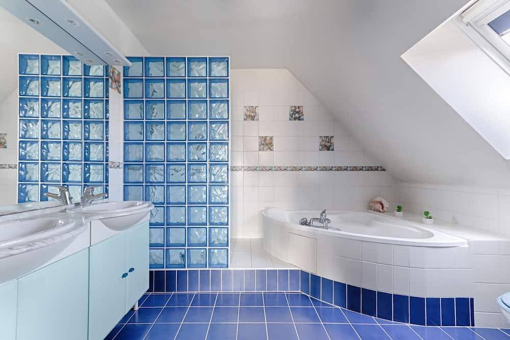 Belle villa avec piscine in Mornant, Lyon et ses environs